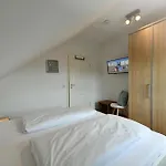 Upholmstrasse 105a Roeverland